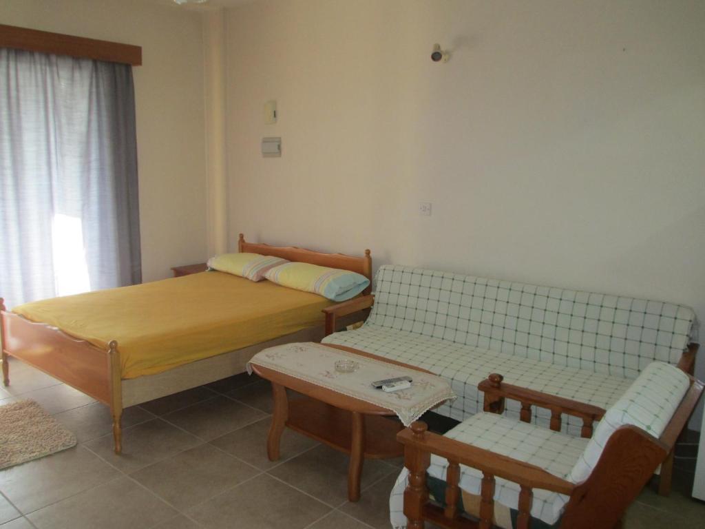 Aparthotel Zoe'S Court Klorakas Habitación foto