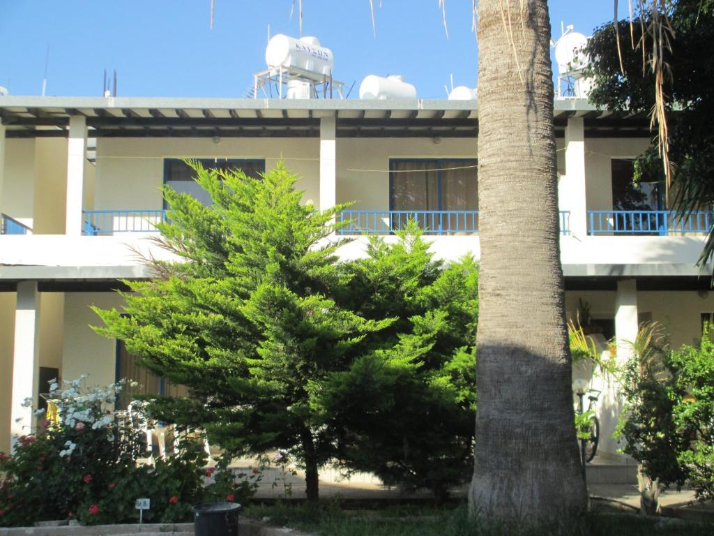 Aparthotel Zoe'S Court Klorakas Exterior foto